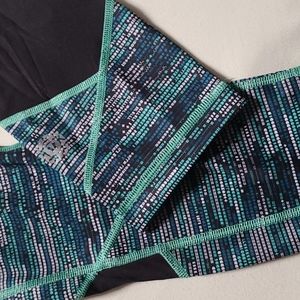 Lululemon Pace Rival Crop 2016 Seawheeze, Size 4, EUC